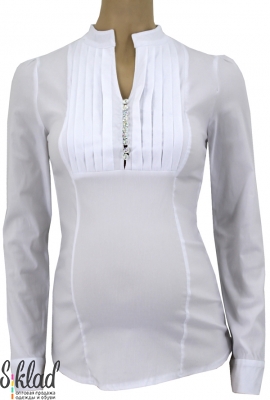 Блузка белая с длинным рукавом и плиссировкой на груди
