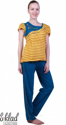 Домашний костюм: голубые штаны прямого кроя+футболка в желто-оранжевую полоску